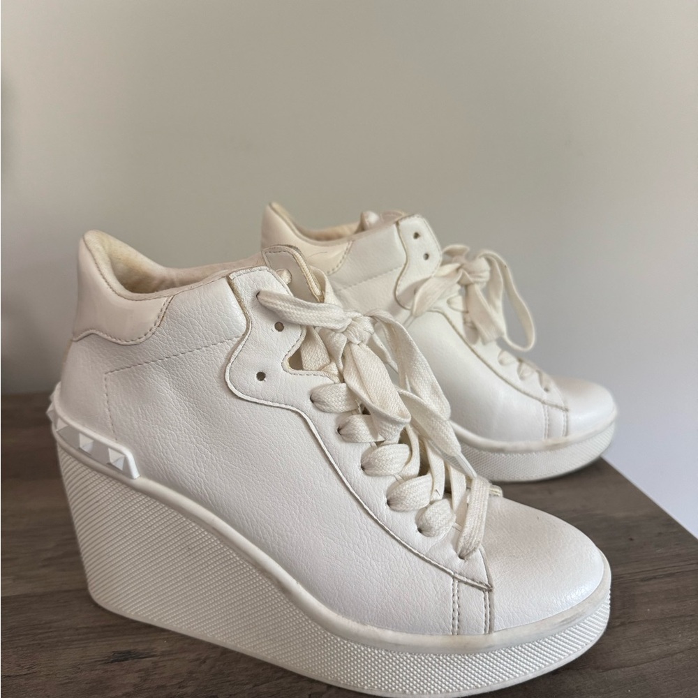 Steve Madden Cream Wedge Sneakers